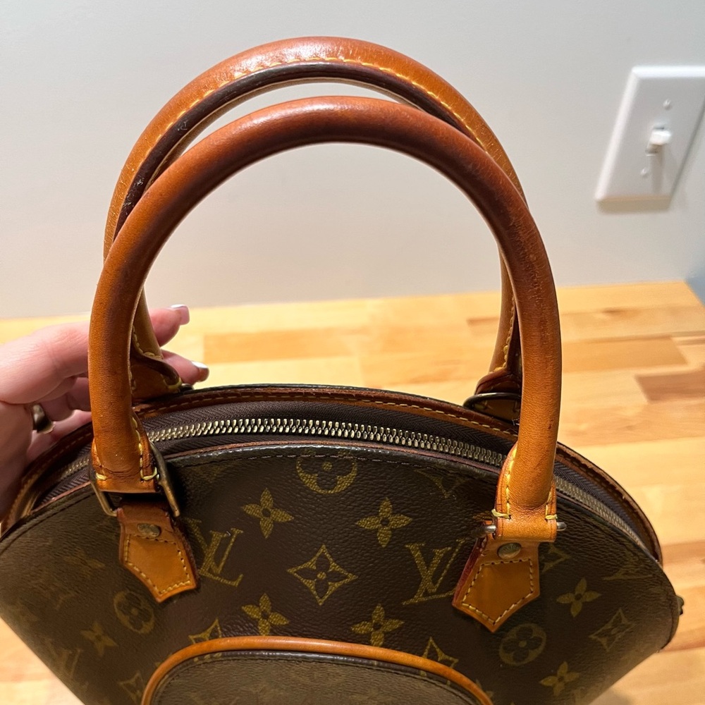 LV Ellipse PM M10040 timeless design still made today rare vintage in GUC. - Picture 4 of 16
